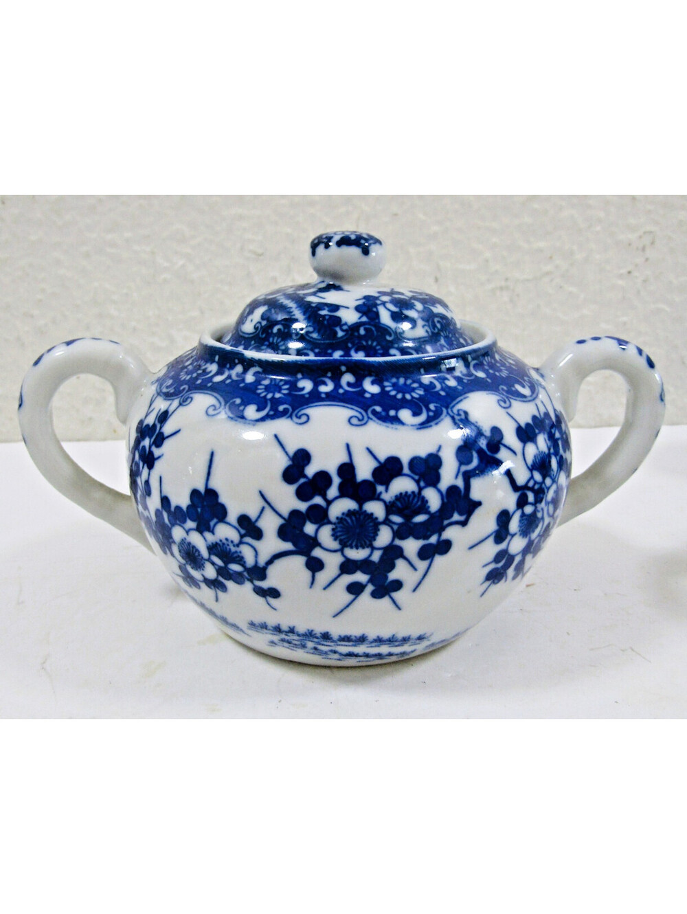 Lot of 14 Vintage Japanese Porcelain Blue and White Cherry Blossom Pattern - Picture 6 of 16
